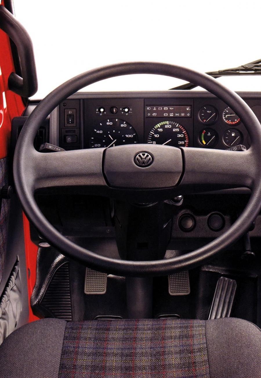 Панель приборов Volkswagen L 80 1994 года  (EU) (фото 3 из 4)